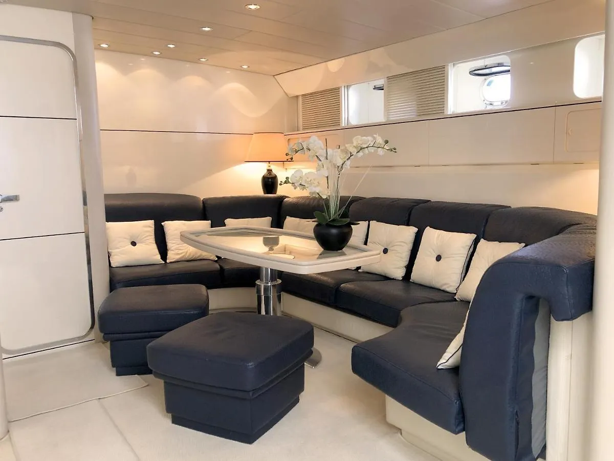 Home Sweet Boat - Chambres D'Hotes Empuriabrava 0*,
