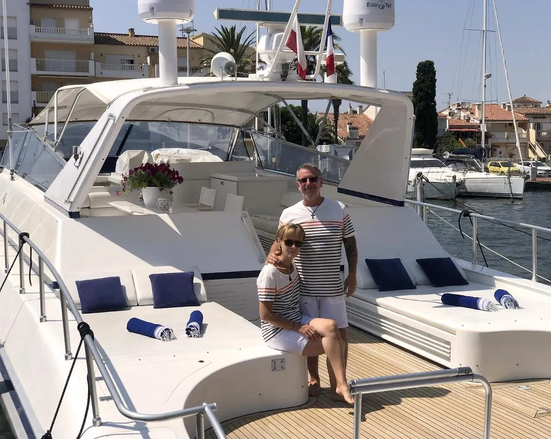 Home Sweet Boat - Chambres D'Hotes Empuriabrava Botel