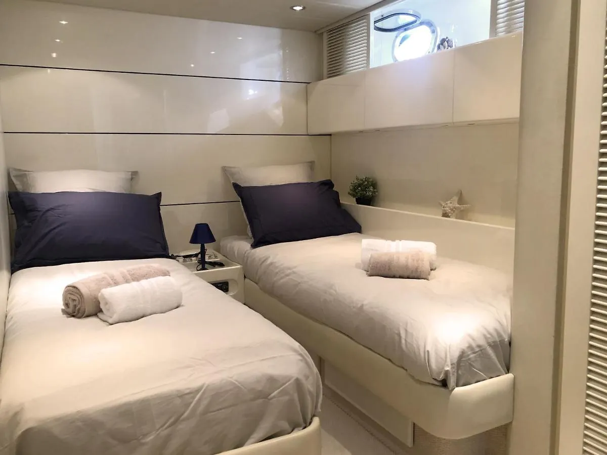Home Sweet Boat - Chambres D'Hotes Empuriabrava