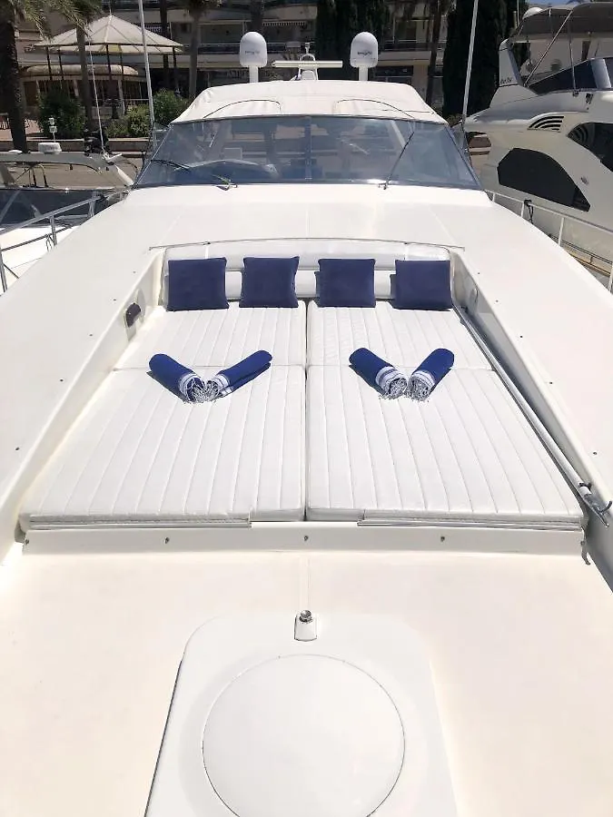 船上ホテル Home Sweet Boat - Chambres D'Hotes エンプリアブラバ